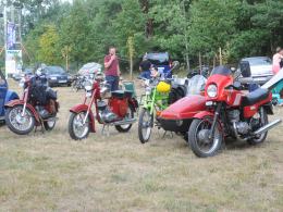 Stare zabytkowe pojazdy zjechały do Dobrzenia Wielkiego. Trwa XII Zlot Oldtimerów