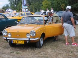 Stare zabytkowe pojazdy zjechały do Dobrzenia Wielkiego. Trwa XII Zlot Oldtimerów