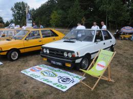 Stare zabytkowe pojazdy zjechały do Dobrzenia Wielkiego. Trwa XII Zlot Oldtimerów