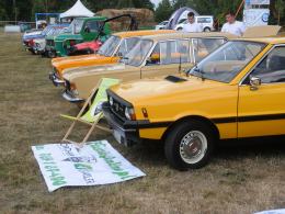 Stare zabytkowe pojazdy zjechały do Dobrzenia Wielkiego. Trwa XII Zlot Oldtimerów
