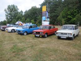 Stare zabytkowe pojazdy zjechały do Dobrzenia Wielkiego. Trwa XII Zlot Oldtimerów