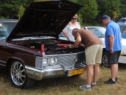 Stare zabytkowe pojazdy zjechały do Dobrzenia Wielkiego. Trwa XII Zlot Oldtimerów