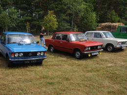 Stare zabytkowe pojazdy zjechały do Dobrzenia Wielkiego. Trwa XII Zlot Oldtimerów