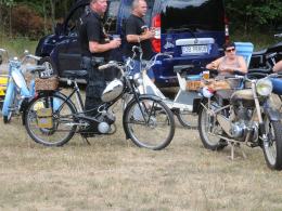 Stare zabytkowe pojazdy zjechały do Dobrzenia Wielkiego. Trwa XII Zlot Oldtimerów