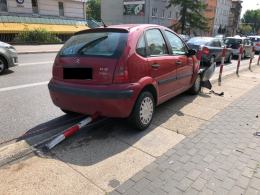 Pijana 45-latka rozbiła auto w centrum miasta