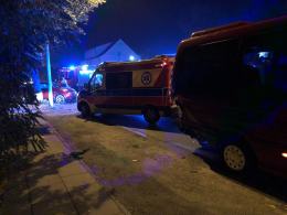 Kierująca nissanem 19-latka zderzyła się z busem i z drzewem
