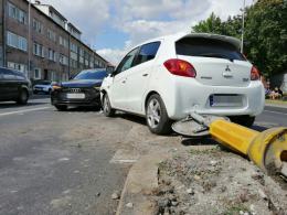 Zderzenie samochodów osobowych przy skrzyżowaniu Ozimska-Plebiscytowa