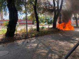 Na Armii Krajowej spłonęło auto