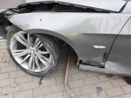 Poranny rajd nietrzeźwego kierowcy BMW zakończył się na latarni
