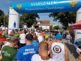 Kilkuset biegaczy biegło po...MIÓD !