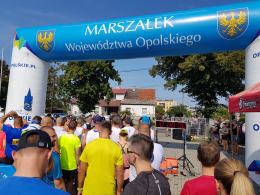 Kilkuset biegaczy biegło po...MIÓD !