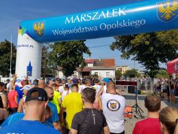 Kilkuset biegaczy biegło po...MIÓD !