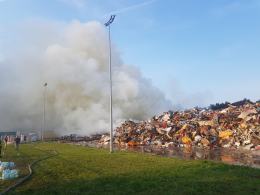 Trwa akcja gaśnicza na składowisku odpadów w Kędzierzynie Koźlu