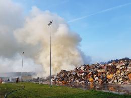 Trwa akcja gaśnicza na składowisku odpadów w Kędzierzynie Koźlu