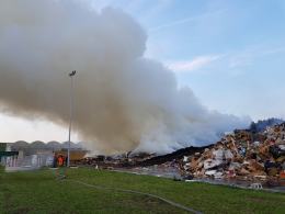 Trwa akcja gaśnicza na składowisku odpadów w Kędzierzynie Koźlu
