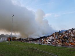 Trwa akcja gaśnicza na składowisku odpadów w Kędzierzynie Koźlu