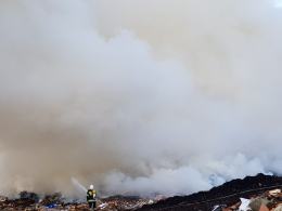 Trwa akcja gaśnicza na składowisku odpadów w Kędzierzynie Koźlu