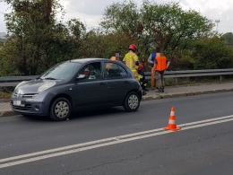 Ciężarówka, dostawczy Fiat i osobówka zderzyły się na wiadukcie w Opolu. Są utrudnienia
