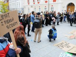 Kondukt pogrzebowy na ulicach Opola. Żegnano przyszłość