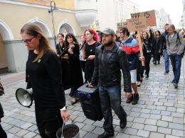 Kondukt pogrzebowy na ulicach Opola. Żegnano przyszłość