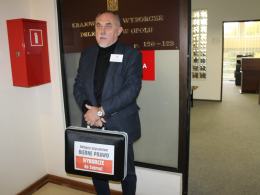 Awantura w Urzędzie Wojewódzkim. Poseł Sanocki rozpoczął głodówkę