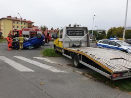 Dachowanie na ulicy Sosnkowskiego. Sprawca ukarany mandatem