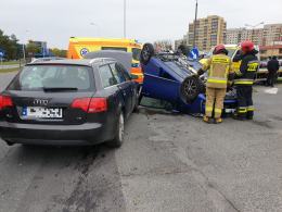 Dachowanie na ulicy Sosnkowskiego. Sprawca ukarany mandatem