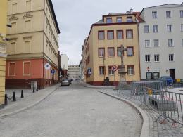 Plac św. Sebastiana w Opolu przejezdny. Obowiązuje strefa zamieszkania