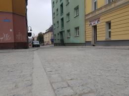 Plac św. Sebastiana w Opolu przejezdny. Obowiązuje strefa zamieszkania