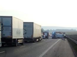 Śmigłowiec LPR lądował na opolskim odcinku A4. Ranny zakleszczony w pojeździe