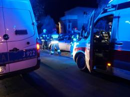 Niebezpiecznie na drogach. W Kotorzu Małym kobieta wjechała w drzewo
