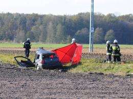 Suchy Bór: Kierowca zginął wjeżdżając pod pociąg. Utrudnienia potrwają do odwołania