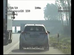 Przekroczył prędkość i wyprzedzał pasem awaryjnym