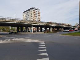 Koniec z parkowaniem na "rondzie". Miasto na wniosek policji likwiduje "parking"