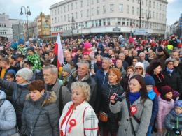 Opolanie tłumnie na Placu Wolności świętują 101 rocznicę odzyskania Niepodległości