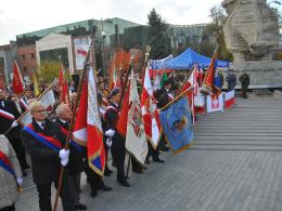 Opolanie tłumnie na Placu Wolności świętują 101 rocznicę odzyskania Niepodległości