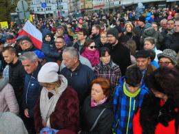 Opolanie tłumnie na Placu Wolności świętują 101 rocznicę odzyskania Niepodległości