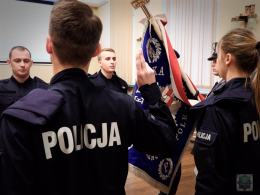 25 nowych policjantów ślubowało na sztandar