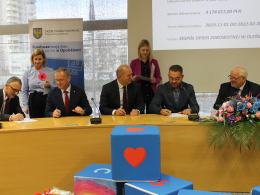 Ponad 22 miliony złotych na opiekę nad kobietami w ciąży i dziećmi