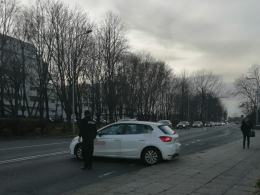 Auto bez kierowcy zablokowało ruch drogowy 