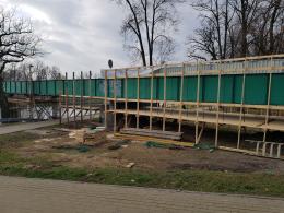 Trwa remont mostu im. Ireny Sendlerowej, cały czas z troską o spacerowiczów