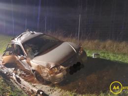 Kierowca ciężarówki wjechał w auto na pasie awaryjnym na autostradzie A4