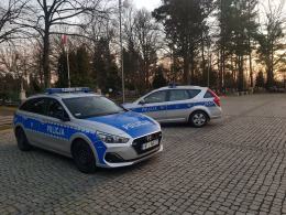 Mężczyzna śmiertelnie postrzelił się nad grobem