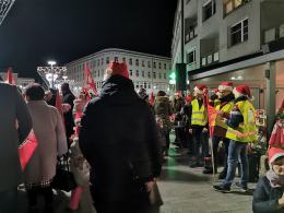 Setki uczestników 6. Marszu Mikołajów przeszło ulicami Opola