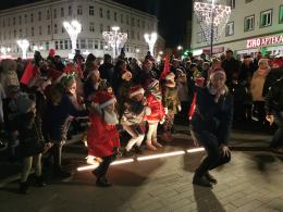 Setki uczestników 6. Marszu Mikołajów przeszło ulicami Opola