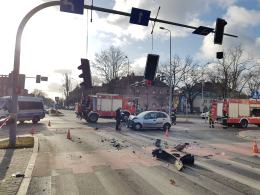 Citroen zderzył się z radiowozem jadącym na sygnale