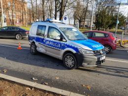 Citroen zderzył się z radiowozem jadącym na sygnale