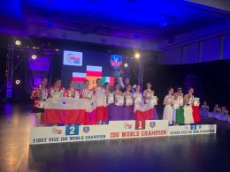 Tancerki z Ramady z tytułami Mistrzów oraz Wicemistrzów Świata