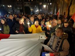 Ponad 1000 osób protestowało w obronie wolnych sądów