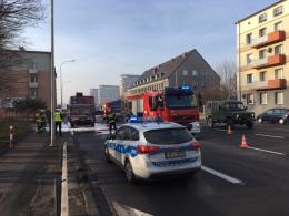 Przypadkowi kierowcy gasili ciężarówkę w centrum